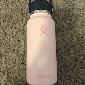 Hydro Flask Dogwood Water Bottle